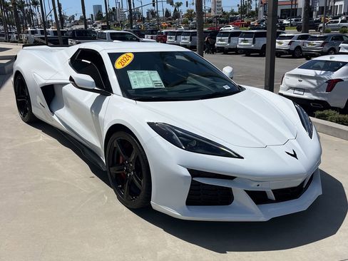 Used 2024 Chevrolet Corvette E-Ray w/ ZER Performance Package AWD/4WD image 7