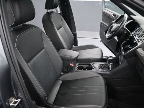 Used 2022 Volkswagen Tiguan SE R-Line FWD image 27