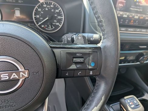 Used 2023 Nissan Rogue SL AWD/4WD image 15