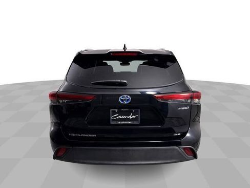 Used 2023 Toyota Highlander XLE image 7