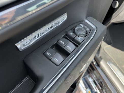 Used 2025 GMC Sierra 1500 Denali image 15