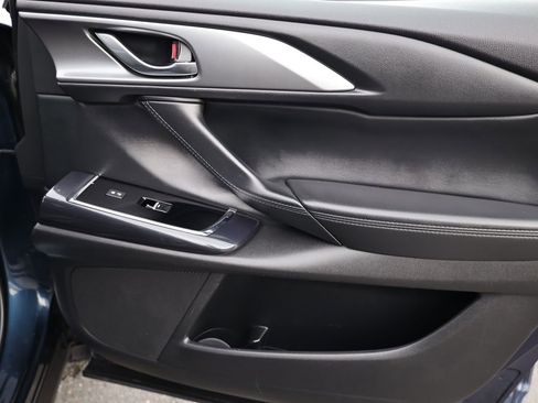 Used 2018 MAZDA CX-9 Touring image 19