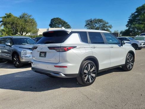 New 2026 Mitsubishi Outlander SE FWD image 6