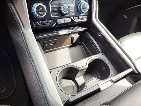 Used 2023 GMC Yukon XL Denali image 35