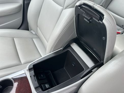 Used 2017 Acura TLX FWD image 15