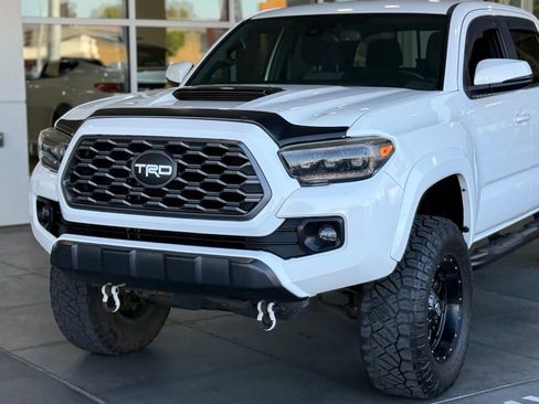 Used 2021 Toyota Tacoma TRD Sport w/ Technology Package image 3