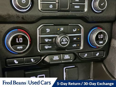 Used 2023 Chevrolet Suburban Z71 w/ Luxury Package AWD/4WD image 23