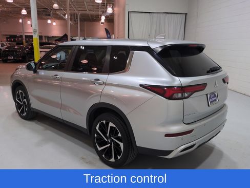 Used 2024 Mitsubishi Outlander SE AWD/4WD image 5