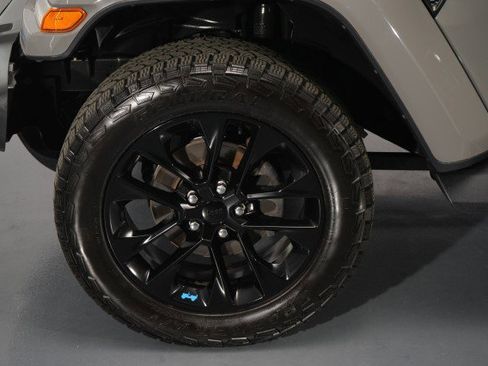 Used 2022 Jeep Wrangler Unlimited Sahara w/ Cold Weather Group AWD/4WD image 58