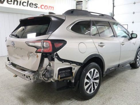 Used 2020 Subaru Outback Premium AWD/4WD image 6