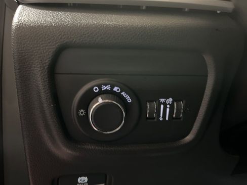 Used 2023 Jeep Grand Cherokee Altitude image 21