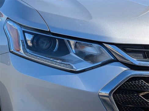 Used 2021 Chevrolet Traverse LS image 9