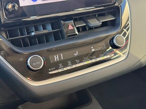 Used 2024 Toyota Corolla LE image 28