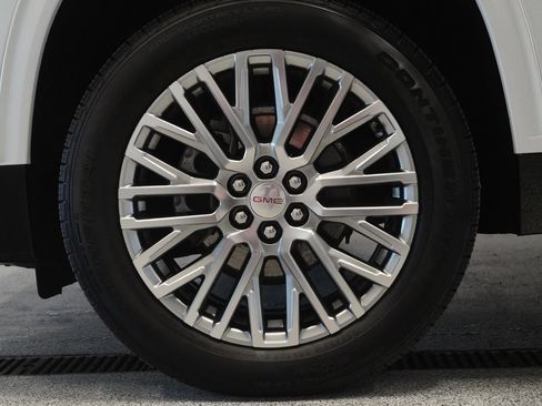 Used 2024 GMC Acadia Denali FWD image 8