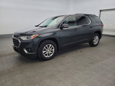 Used 2019 Chevrolet Traverse LT image 2