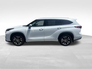 Used 2022 Toyota Highlander XLE AWD/4WD video 2