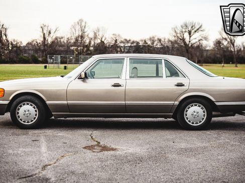 Used 1987 Mercedes-Benz 420 SEL image 4