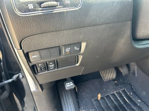 Used 2017 Nissan Armada Platinum RWD image 16