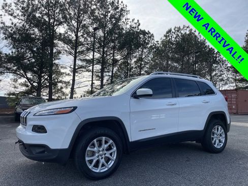 Used 2017 Jeep Cherokee Latitude w/ Comfort/Convenience Group image 8