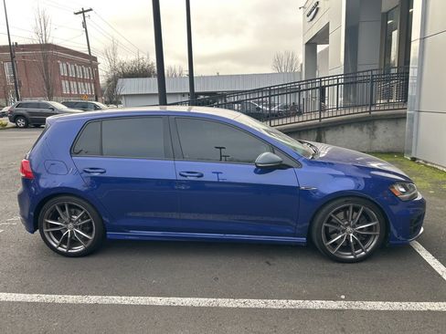 Used 2017 Volkswagen Golf R 4-Door image 6