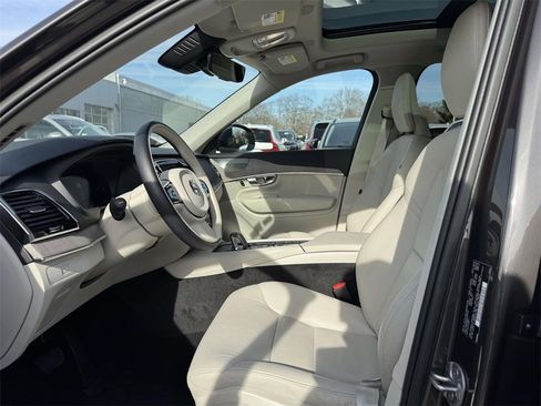 Certified 2023 Volvo XC90 B6 Plus w/ Protection Package image 13