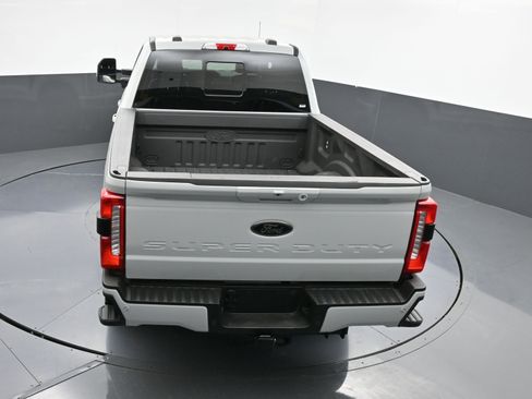 Used 2025 Ford F250 Lariat w/ Black Appearance Package image 35