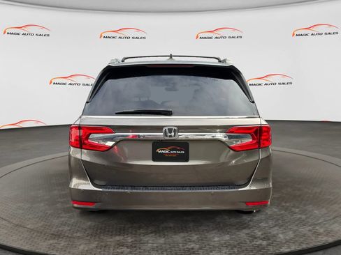 Used 2018 Honda Odyssey Touring image 9