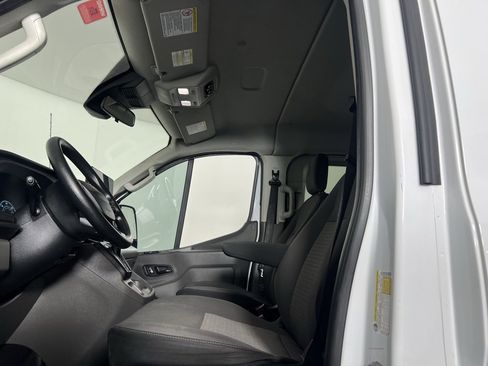 Used 2023 Ford Transit 350 XLT image 21