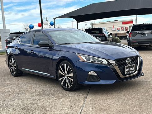 Used 2019 Nissan Altima 2.5 SR w/ SR Premium Package image 10