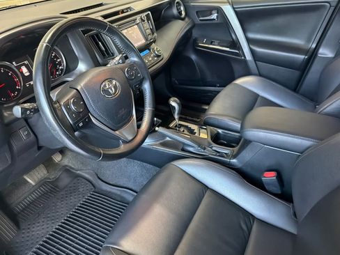 Used 2018 Toyota RAV4 SE w/ Power Extra Value Package FWD image 11