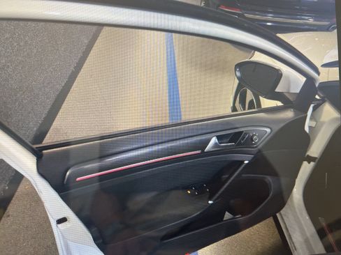 Used 2018 Volkswagen GTI S FWD image 11