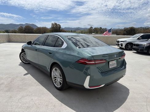 Certified 2024 BMW 530i w/ Premium Package RWD image 2