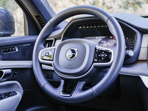 New 2026 Volvo XC90 B5 Plus w/ Protection Package image 15