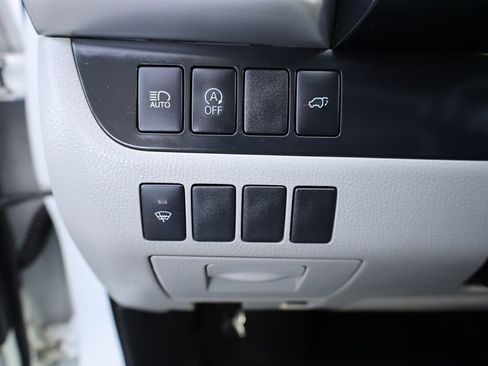 Used 2019 Toyota Highlander XLE image 24