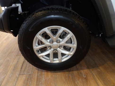 Used 2023 Jeep Wrangler Sport S image 10