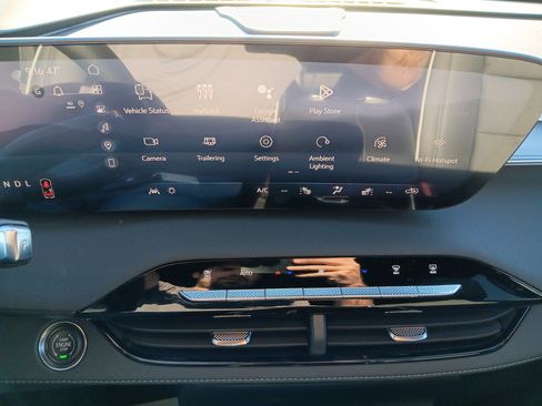 New 2026 Buick Enclave Preferred w/ LPO, Floor Liner Package image 10