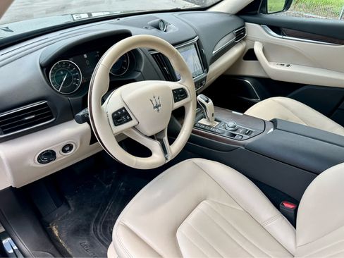 Used 2022 Maserati Levante GT AWD/4WD image 11