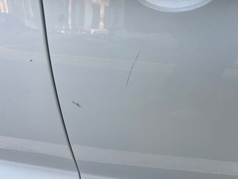 Used 2018 Chrysler Pacifica Limited w/ Advanced Safetytec Group FWD image 31