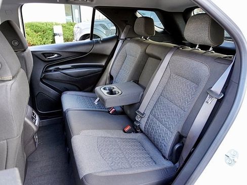 Used 2024 Chevrolet Equinox LT image 17