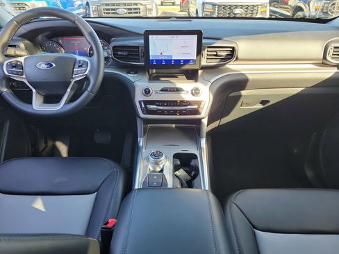 Certified 2022 Ford Explorer XLT w/ Equipment Group 202A image 11