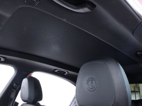 Used 2023 Alfa Romeo Stelvio Estrema image 36