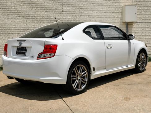 Used 2012 Scion tC FWD image 7