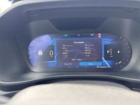 Used 2025 Volvo XC40 B5 Plus AWD/4WD image 19
