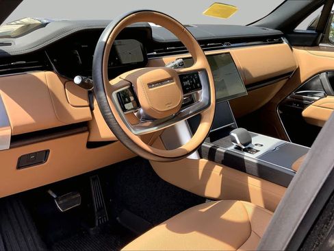 New 2026 Land Rover Range Rover Long Wheelbase SE AWD/4WD image 9