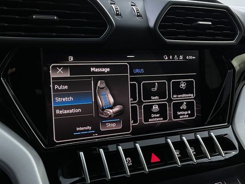 Used 2021 Lamborghini Urus image 45