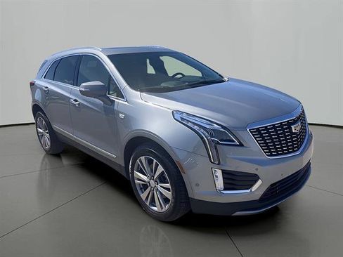 Certified 2025 Cadillac XT5 Premium Luxury w/ Technology Package AWD/4WD image 7