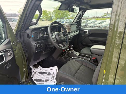 Used 2024 Jeep Wrangler Unlimited Rubicon 4xe w/ Technology Group AWD/4WD image 11