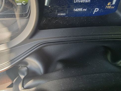 Used 2025 Jeep Wrangler Unlimited Sahara w/ Safety Group AWD/4WD image 19