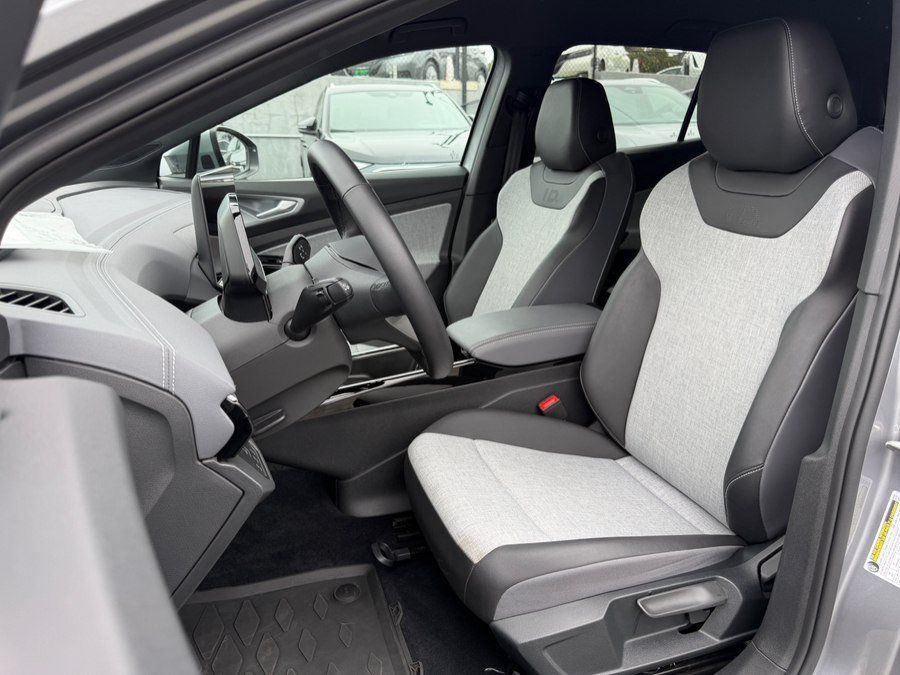 Used 2024 Volkswagen ID.4 Pro AWD/4WD image 16