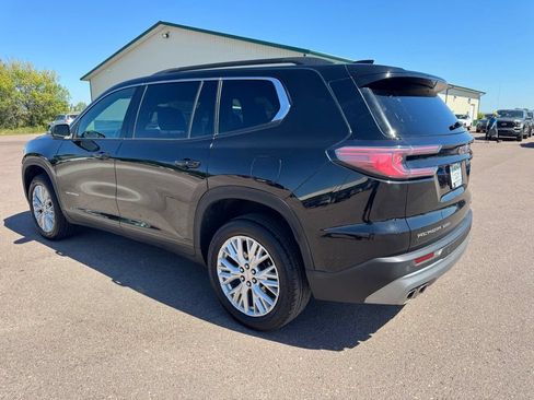Used 2024 GMC Acadia Elevation AWD/4WD image 3
